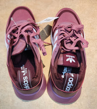 Load image into Gallery viewer, Adidas Shoes(Mens7.5)
