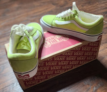 Load image into Gallery viewer, Vans Shoes/Size 7.5!
