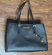 Load image into Gallery viewer, MICHAEL KORS Purse
