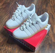 Load image into Gallery viewer, KSWISS SHOES/Mens 11!
