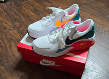 Load image into Gallery viewer, Nike Airmax Shoes(9.5)
