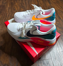 Load image into Gallery viewer, Nike Airmax Shoes(9.5)
