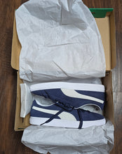 Load image into Gallery viewer, Puma Suede Shoes(Mens10)
