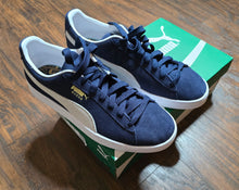 Load image into Gallery viewer, Puma Suede Shoes(Mens10)
