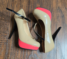 Load image into Gallery viewer, Mossimo Heels Shoes/Size 5.5
