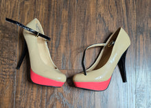 Load image into Gallery viewer, Mossimo Heels Shoes/Size 5.5
