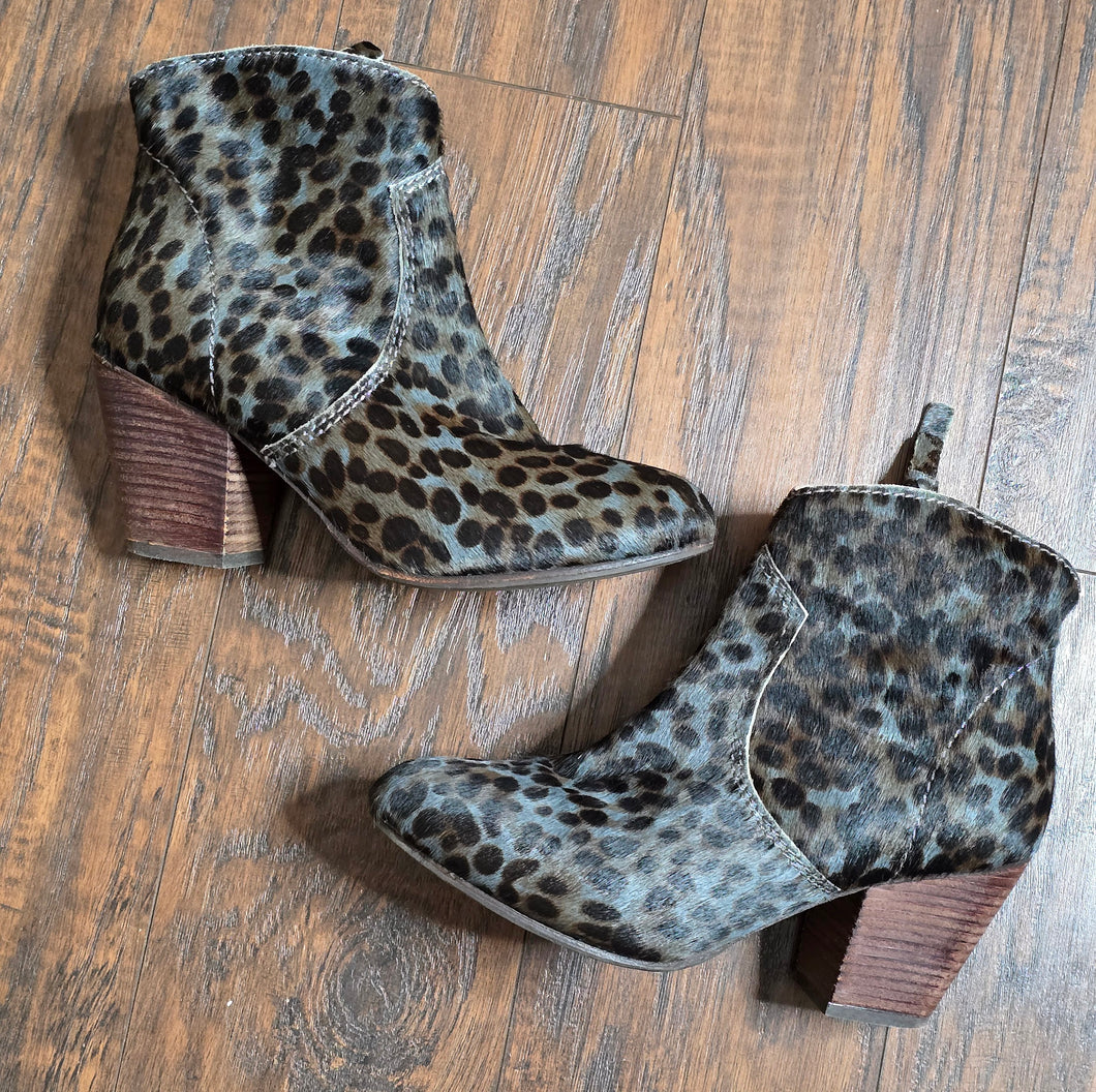 BODEN ANKLE BOOTIES Shoes