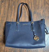 Load image into Gallery viewer, MICHAEL KORS TOTE Bag
