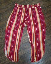 Load image into Gallery viewer, American Rag Capri Pants
