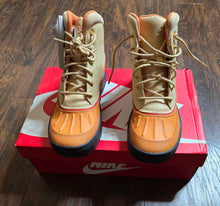 Load image into Gallery viewer, Nike Woodside 2 High ACG Shoes.        Size 6Y!                New!     Very Nice!
