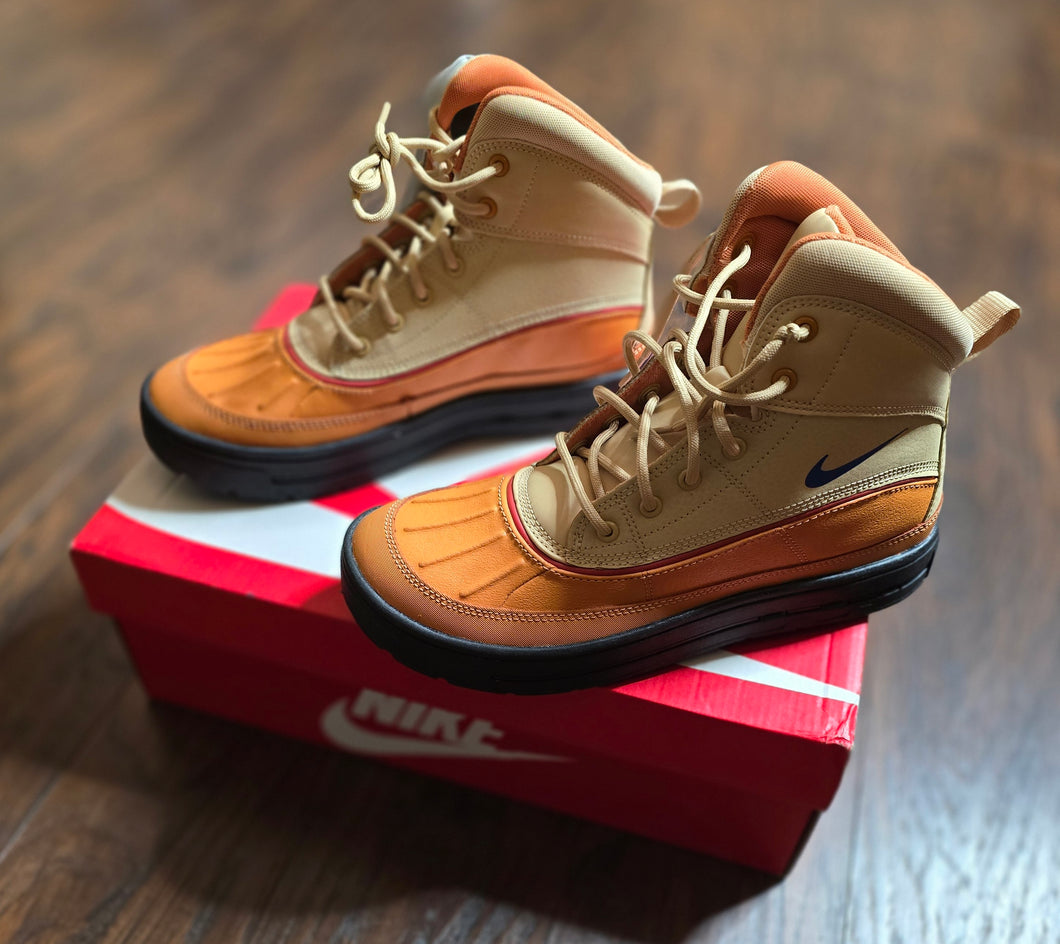 Nike Woodside 2 High ACG Shoes.        Size 6Y!                New!     Very Nice!