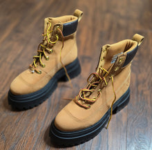 Load image into Gallery viewer, Timberland Sky 6&quot; Lace Boots
