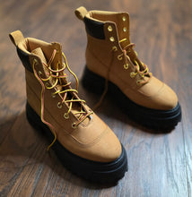 Load image into Gallery viewer, Timberland Sky 6&quot; Lace Boots
