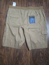 Load image into Gallery viewer, Kenneth Cole Cargo Shorts!/Mens48
