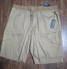 Load image into Gallery viewer, Kenneth Cole Cargo Shorts!/Mens48
