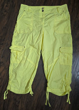 Load image into Gallery viewer, Style &amp; Co. Capri Cargo Pants/Size10!
