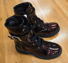 Load image into Gallery viewer, Jessica Simpsons Daria Moto Boots(Kids(1)&amp;(13)
