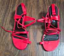 Load image into Gallery viewer, Forever 21 Heels(8)
