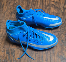 Load image into Gallery viewer, Nike Phanthom Cleats(Kids2Y)
