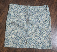 Load image into Gallery viewer, Wrangler Floral Skirt(Plus18M)
