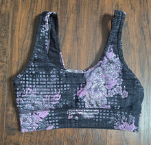 Load image into Gallery viewer, Cotton on Body Sports Bras(S/M)
