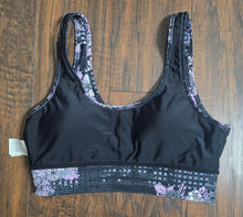 Load image into Gallery viewer, Cotton on Body Sports Bras(S/M)

