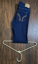 Load image into Gallery viewer, Hollister Jeans(27×31)
