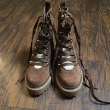 Load image into Gallery viewer, Steve Madden Rainier Booties Cognac Brown(6.5)
