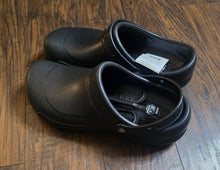 Load image into Gallery viewer, Crocs With Bag Shoes(Mens10)
