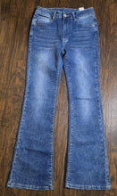 Load image into Gallery viewer, Shein Flare Leg Jeans(SizeM/6us
