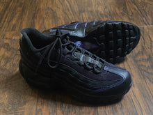 Load image into Gallery viewer, Nike AirMax 95 Shoes(Jrs/Y)6.5)
