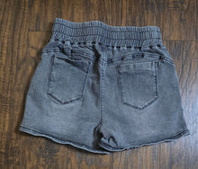 Load image into Gallery viewer, Shorts(Med)
