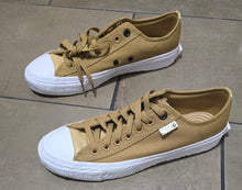 Load image into Gallery viewer, Converse Chuck Taylor All-Star Low-Top Shoes(Mens9)
