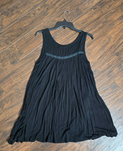 Load image into Gallery viewer, Old Navy Dress(Med)
