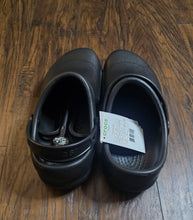 Load image into Gallery viewer, Crocs With Bag Shoes(Mens10)
