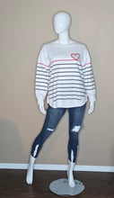 Load image into Gallery viewer, Wild Kiss Sweater(2X)

