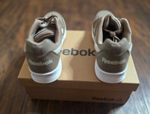 Load image into Gallery viewer, Reebok Low-Top Shoes(Mens11)
