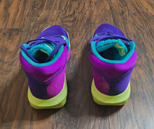 Load image into Gallery viewer, Nike Lebron Witness 8 BB Shoes(Mens10)
