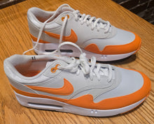 Load image into Gallery viewer, Nike Airmax Shoes(Mens(9)&amp;(11)
