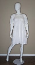 Load image into Gallery viewer, Universal Threads White Tiered V-Neck Puff Sleeve Dress(XXL)
