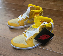 Load image into Gallery viewer, Nike Air Jordan 1 High Zoom Comfort 2 &quot;Yellow Ochre Shoes(11.5W)10M)
