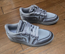 Load image into Gallery viewer, Nike Air Jordan 1 Low Method of Make Shoes(Size8)
