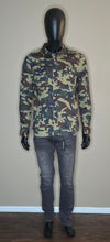 Load image into Gallery viewer, True Religion Long-Sleeve Button-Down Camoflouge Shirt(MensSm)
