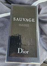 Load image into Gallery viewer, Christian Dior "SAUVAGE" Spray Cologne(Mens3.4ml)
