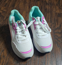 Load image into Gallery viewer, Puma Tye-Dye Shoes(Juniors5.5)
