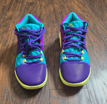 Load image into Gallery viewer, Nike Lebron Witness 8 BB Shoes(Mens10)
