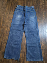 Load image into Gallery viewer, Baggy Hello Kitty Jeans(M/6us)
