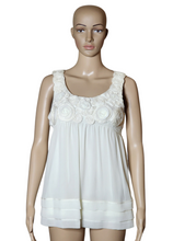 Load image into Gallery viewer, eci NewYork Rosebud Formal Tank-Top/Blouse(Small)
