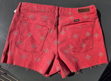 Load image into Gallery viewer, Wrangler Vintage Shorts(Size10)
