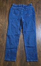 Load image into Gallery viewer, Gloria Vanderbilt Jeans(Size16)
